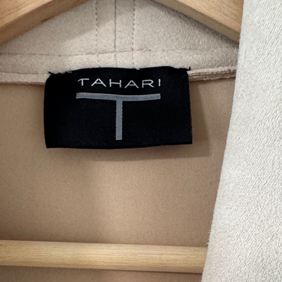 Tahari Women's Beige Blazer - Picture 4 of 9